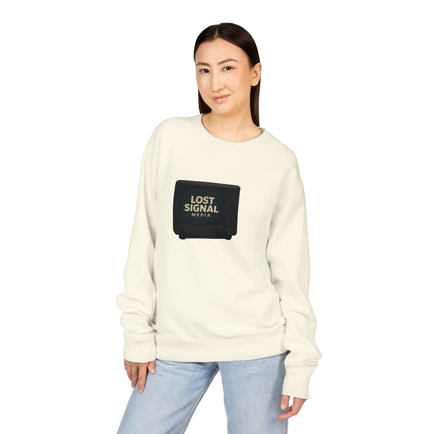 Causal Vintage Crewneck Sweatshirt with Lost Signal Media Design - Cozy Gift for Creatives, Perfect for Fall Wear, Unisex Comfy Style, [...]