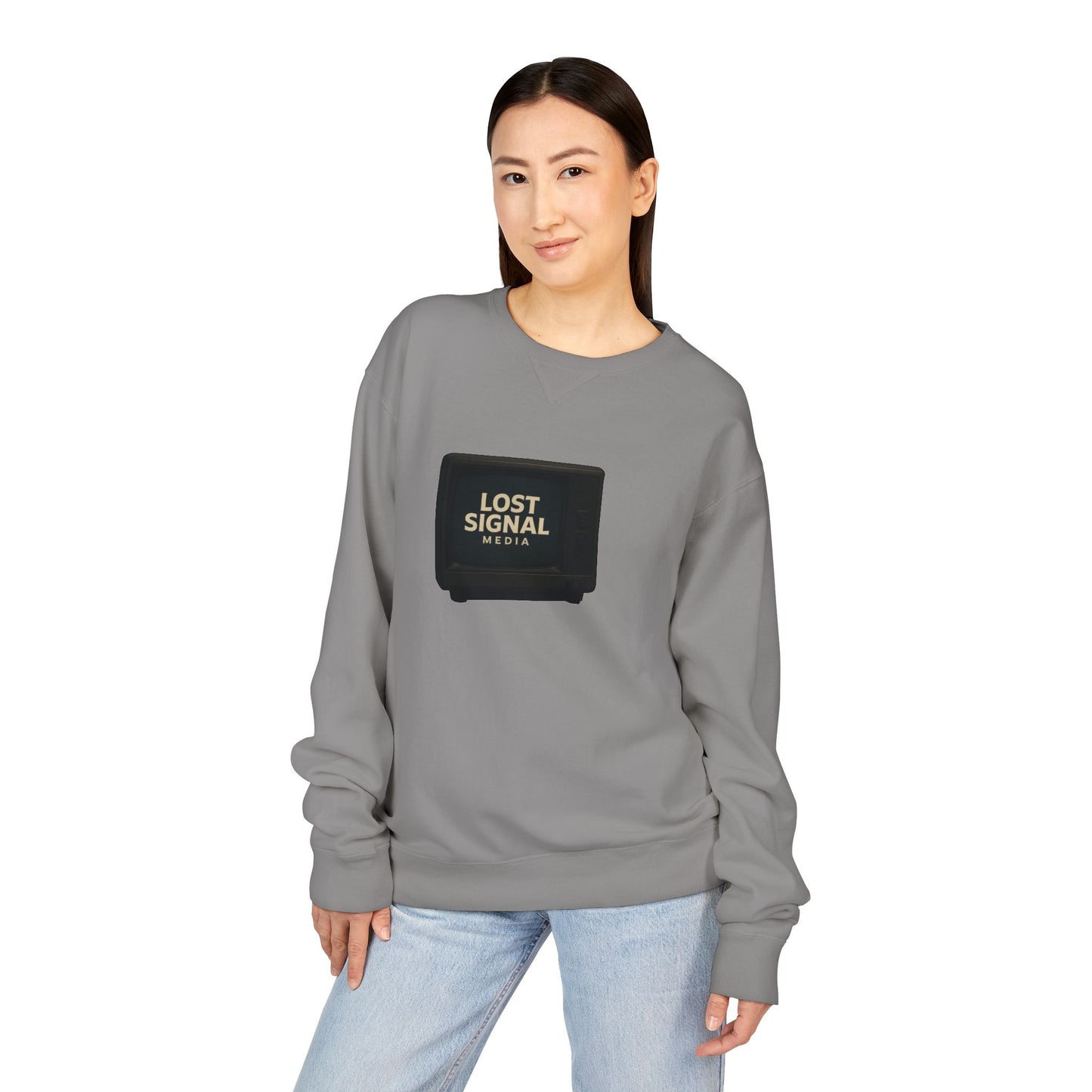 Causal Vintage Crewneck Sweatshirt with Lost Signal Media Design - Cozy Gift for Creatives, Perfect for Fall Wear, Unisex Comfy Style, [...]